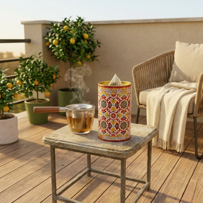 Té de hierbas con sabor portugués – Relajante y en lata roja con relieve
